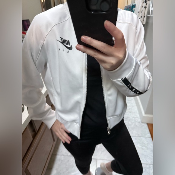 Nike Air women White Jacket cropped bomber jacket style sz S - Picture 2 of 2